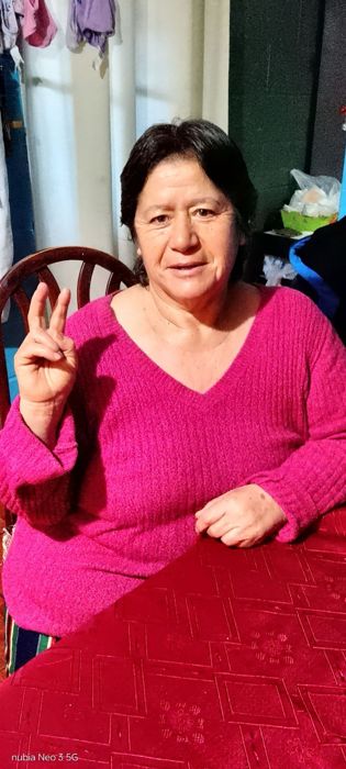 Miembro de la comunidad Premia2 con su premio